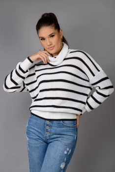 Blusa feminina ampla tipo suéter gola Degagê